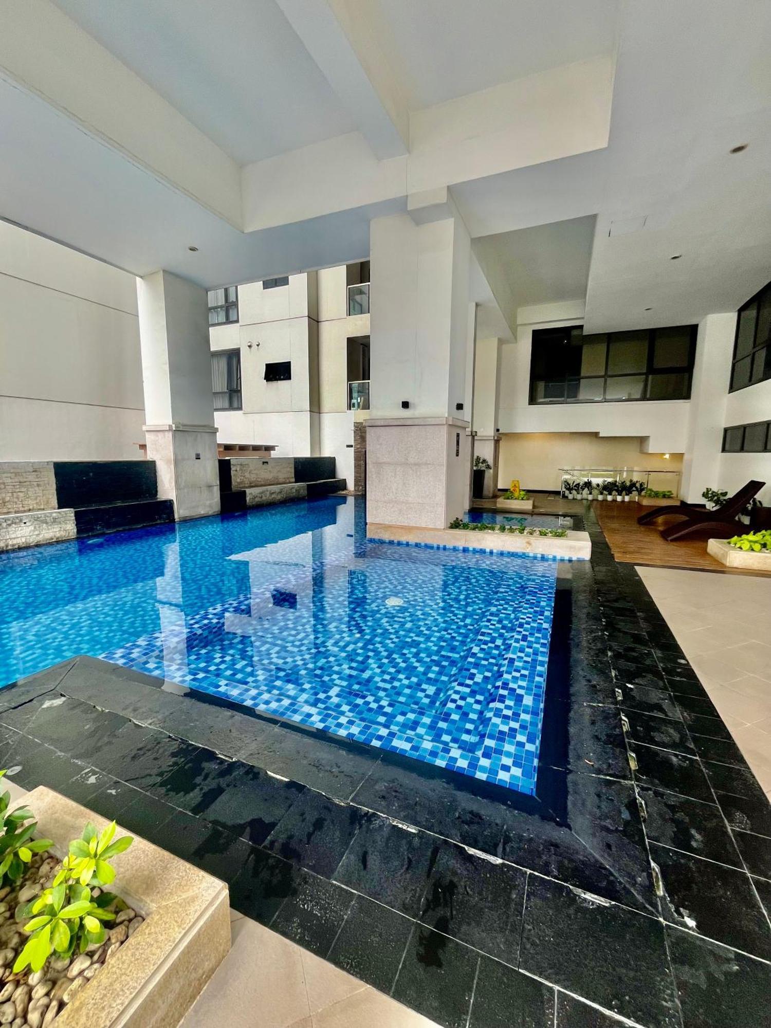 Greenbelt Hamilton Tower 1 Макати Экстерьер фото