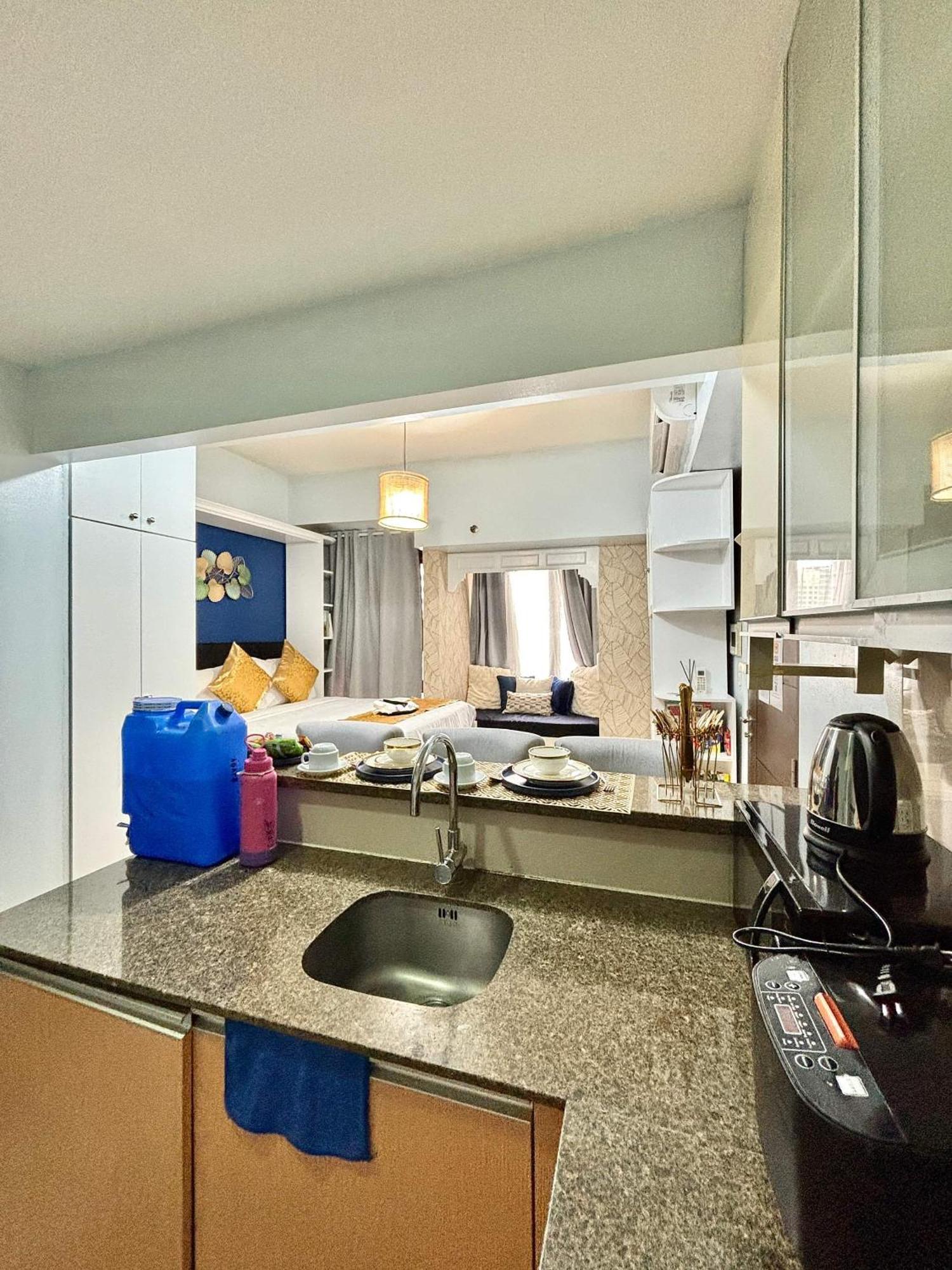 Greenbelt Hamilton Tower 1 Макати Экстерьер фото